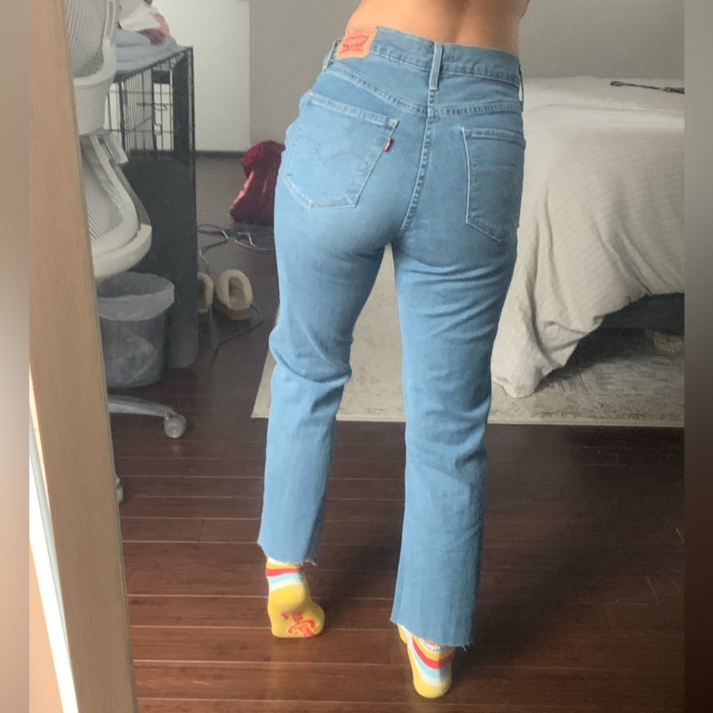 Straight leg, high waisted Levi’s jeans